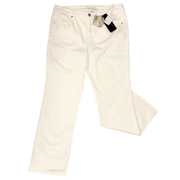 NEW DIANE GILMAN Forever Lux White Denim Jeans Size 18 Slimming Slim Bootcut NWT - Picture 1 of 9